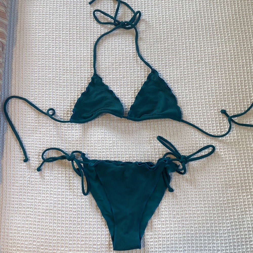 Lovewave Petal Top and Bottom - Size M
